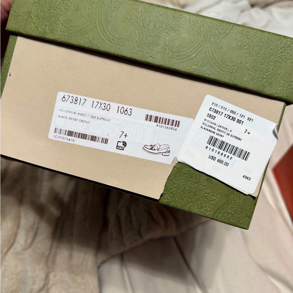Gucci Black and Cream Men's Loafers - Picture 4 of 4